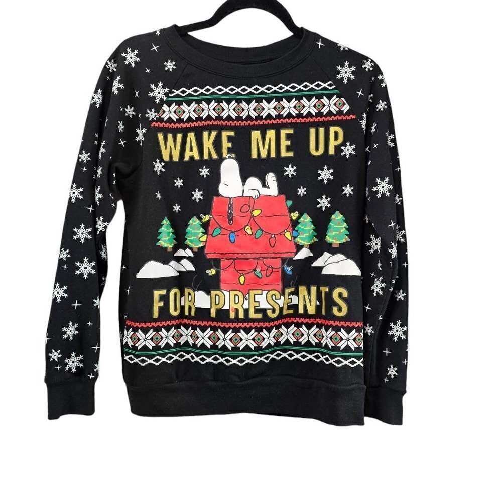 Peanuts Snoopy Wake Me Up For Presents Pullover Black Sweatshirt Working Light